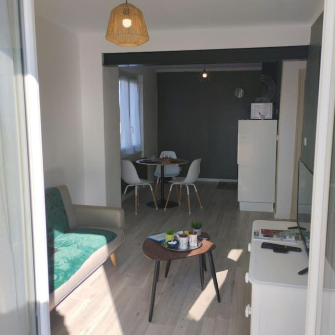 Appartement Verdoyant Au Bord Du Lac Leman Entre Evian Et Thonon Dans Une Villa Publier Buitenkant foto