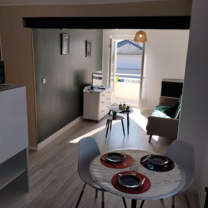 Appartement Verdoyant Au Bord Du Lac Leman Entre Evian Et Thonon Dans Une Villa Publier Buitenkant foto