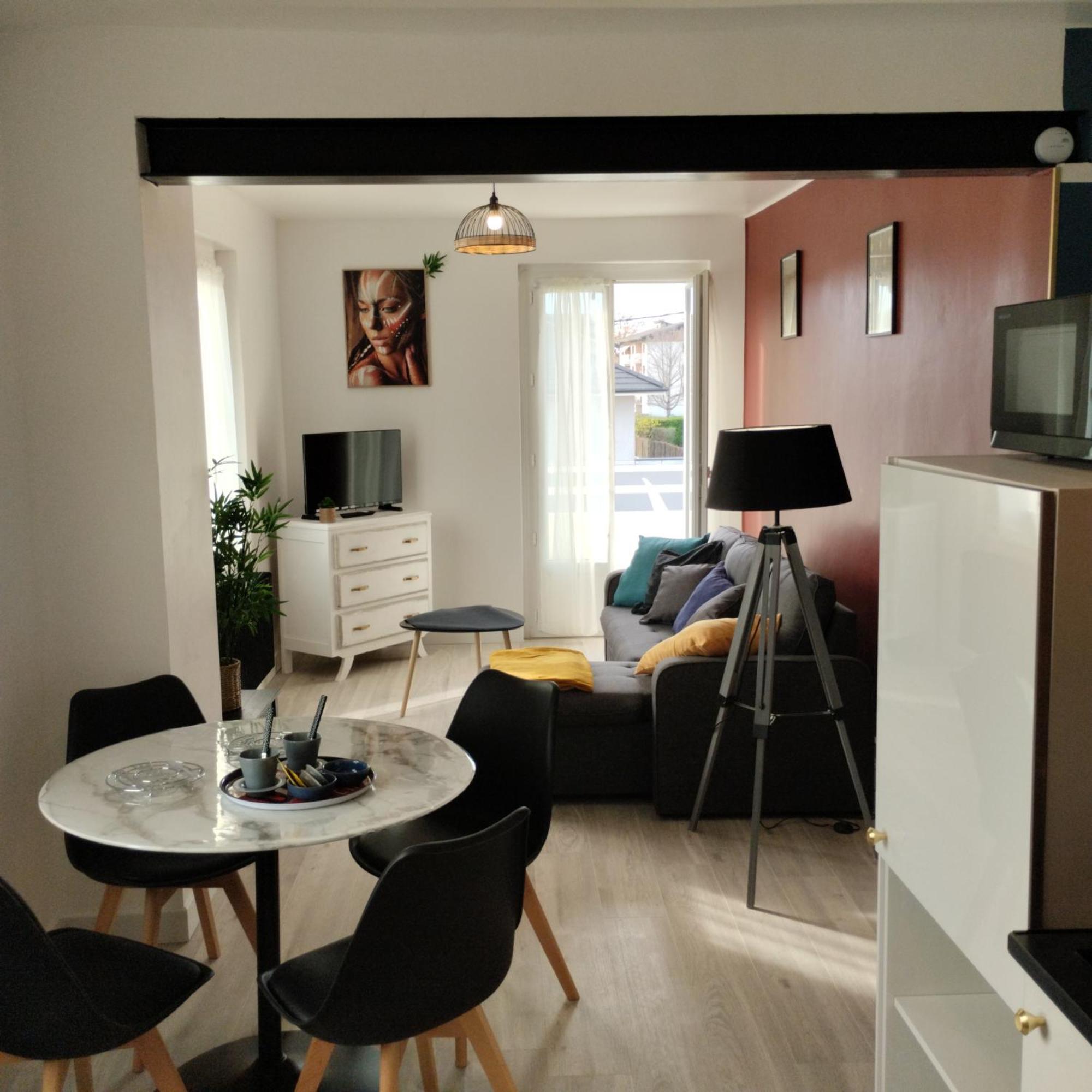 Appartement Verdoyant Au Bord Du Lac Leman Entre Evian Et Thonon Dans Une Villa Publier Buitenkant foto