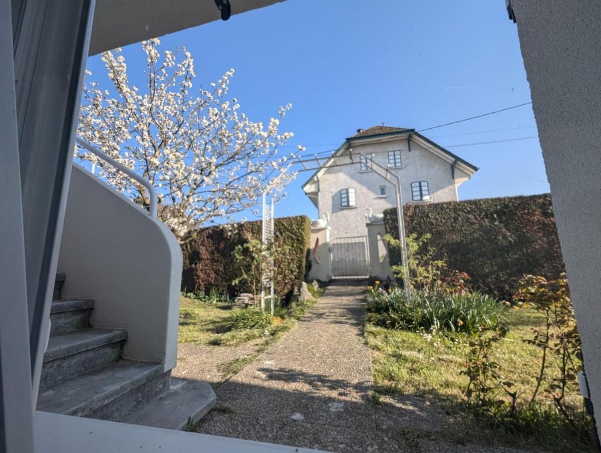 Appartement Verdoyant Au Bord Du Lac Leman Entre Evian Et Thonon Dans Une Villa Publier Buitenkant foto