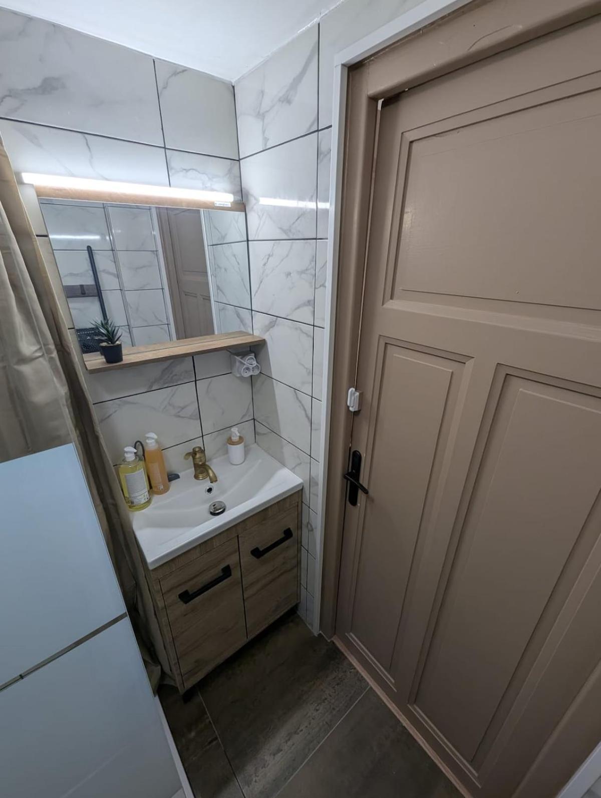 Appartement Verdoyant Au Bord Du Lac Leman Entre Evian Et Thonon Dans Une Villa Publier Buitenkant foto
